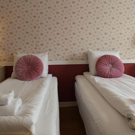 Hotel Pensionat Granparken Norrtälje Zewnętrze zdjęcie