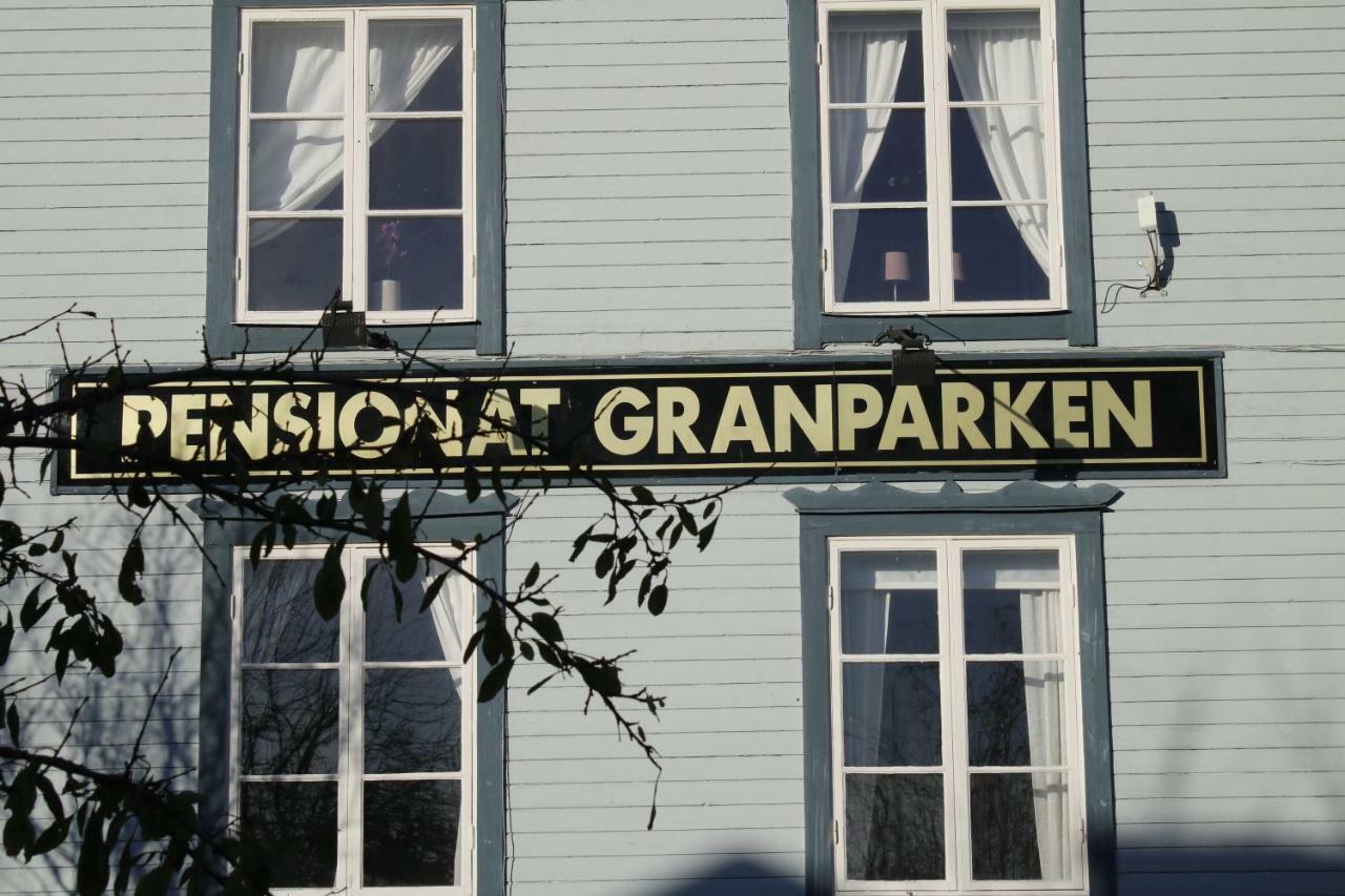 Hotel Pensionat Granparken Norrtälje Zewnętrze zdjęcie